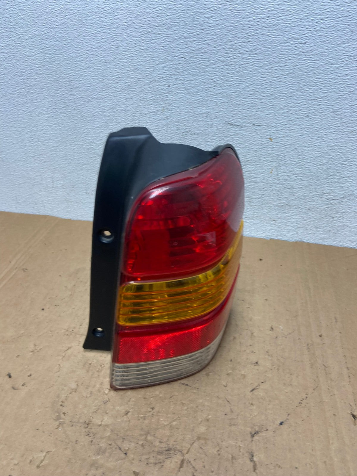 2001 to 2007 Ford Escape Right Passenger RH Side Tail Light AD3269 LK2