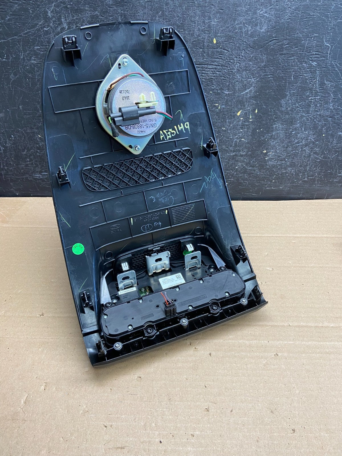 2018 to 2019 Ford Ecosport Radio 6.5" Display Screen AG51495