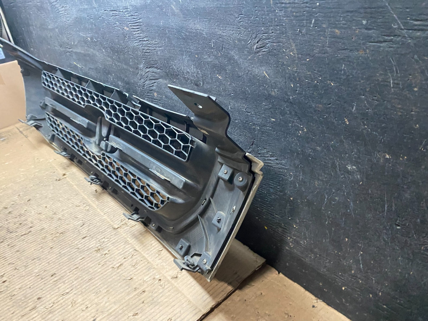 2003 2004 2005 Honda Pilot Front Upper Grill Grille Oem T9492 DG8