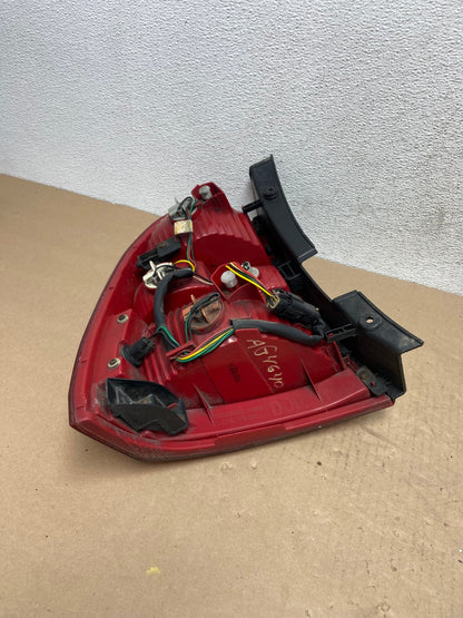 2005 to 2007 Kia Sportage Right Passenger Side RH Side Tail Light AG4640 LK6