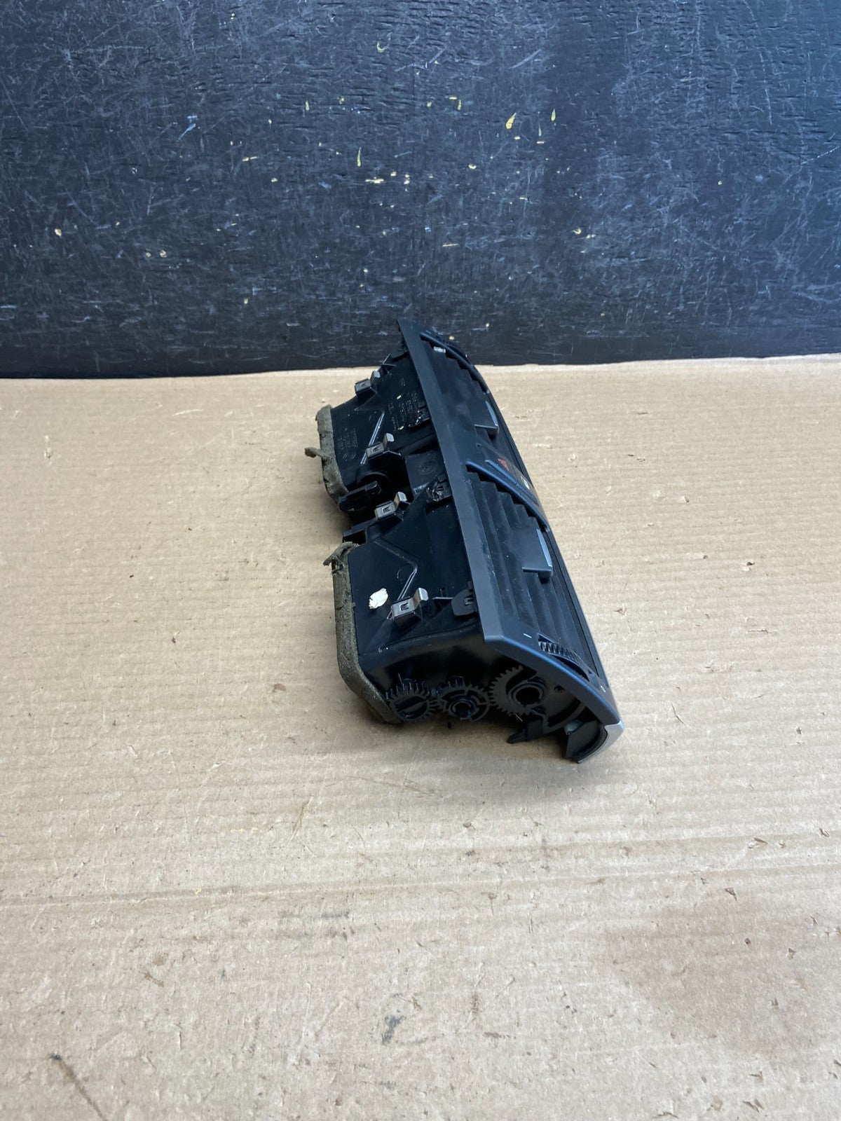 2007 to 2013 BMW X5 X6 Center Console Dash Air Vent ah3525 DG2