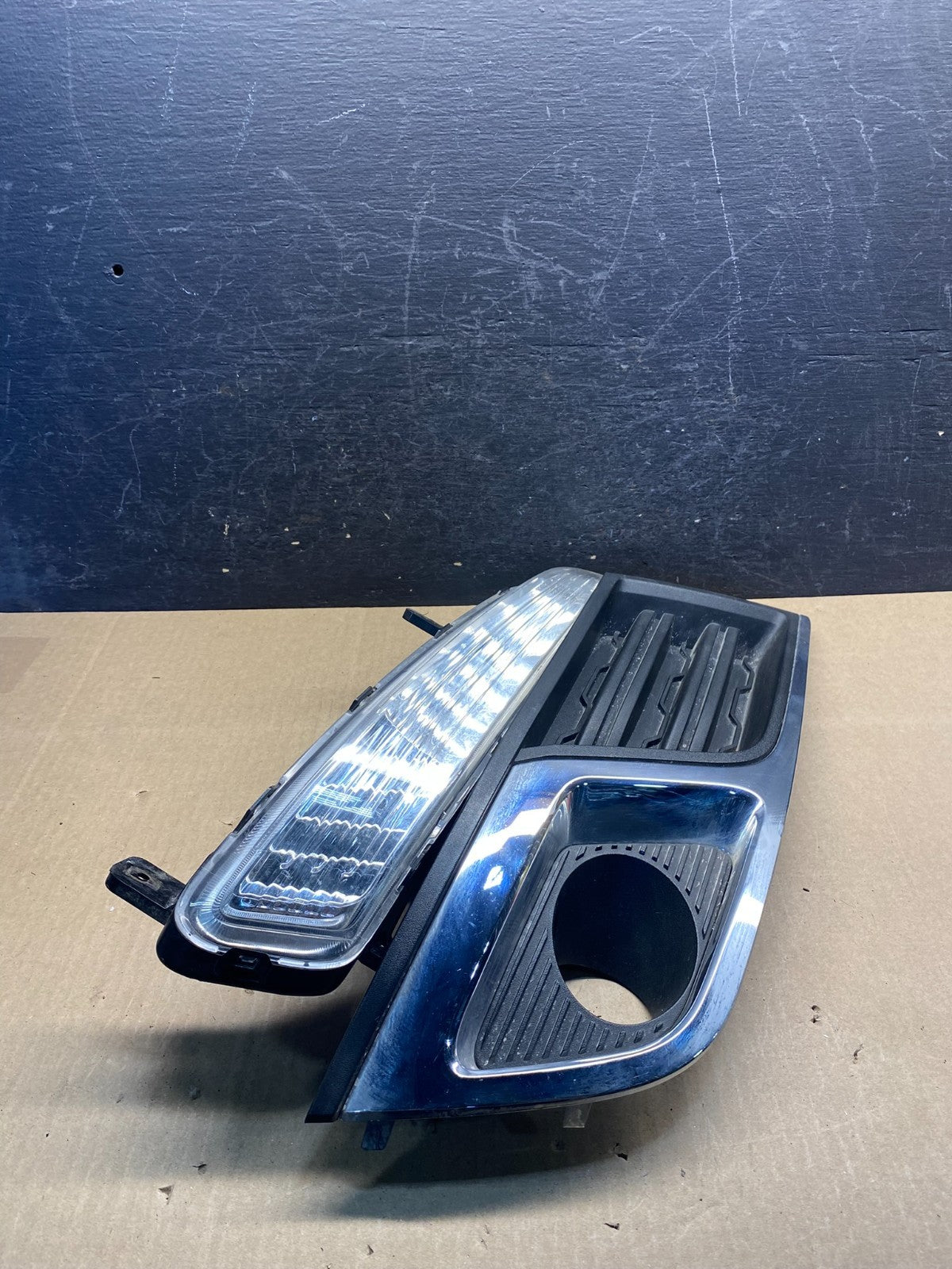 2013-2016 Chevrolet Traverse Right Passenger Fog Light Bezel W/Turn Sgn AG74711