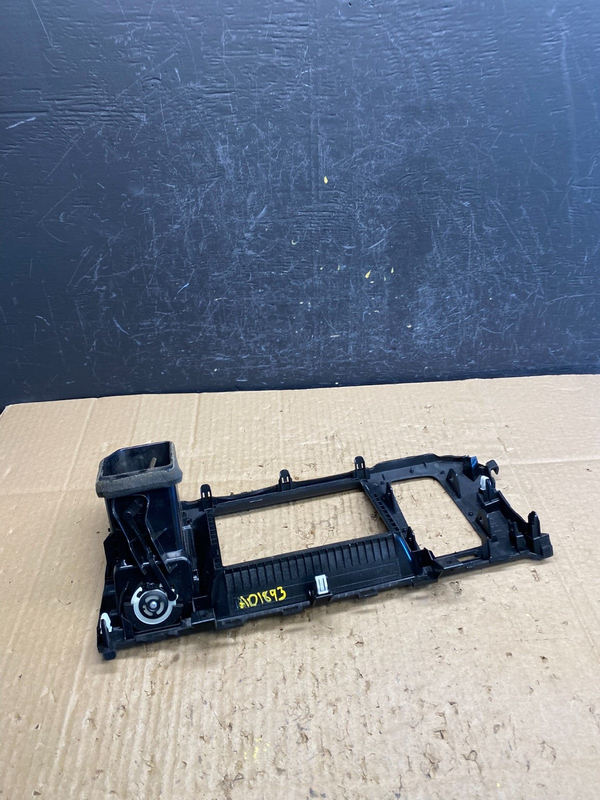 2009-2010 Nissan Murano Radio Center Console Display Bezel Air Vent OE AD1893 DG4