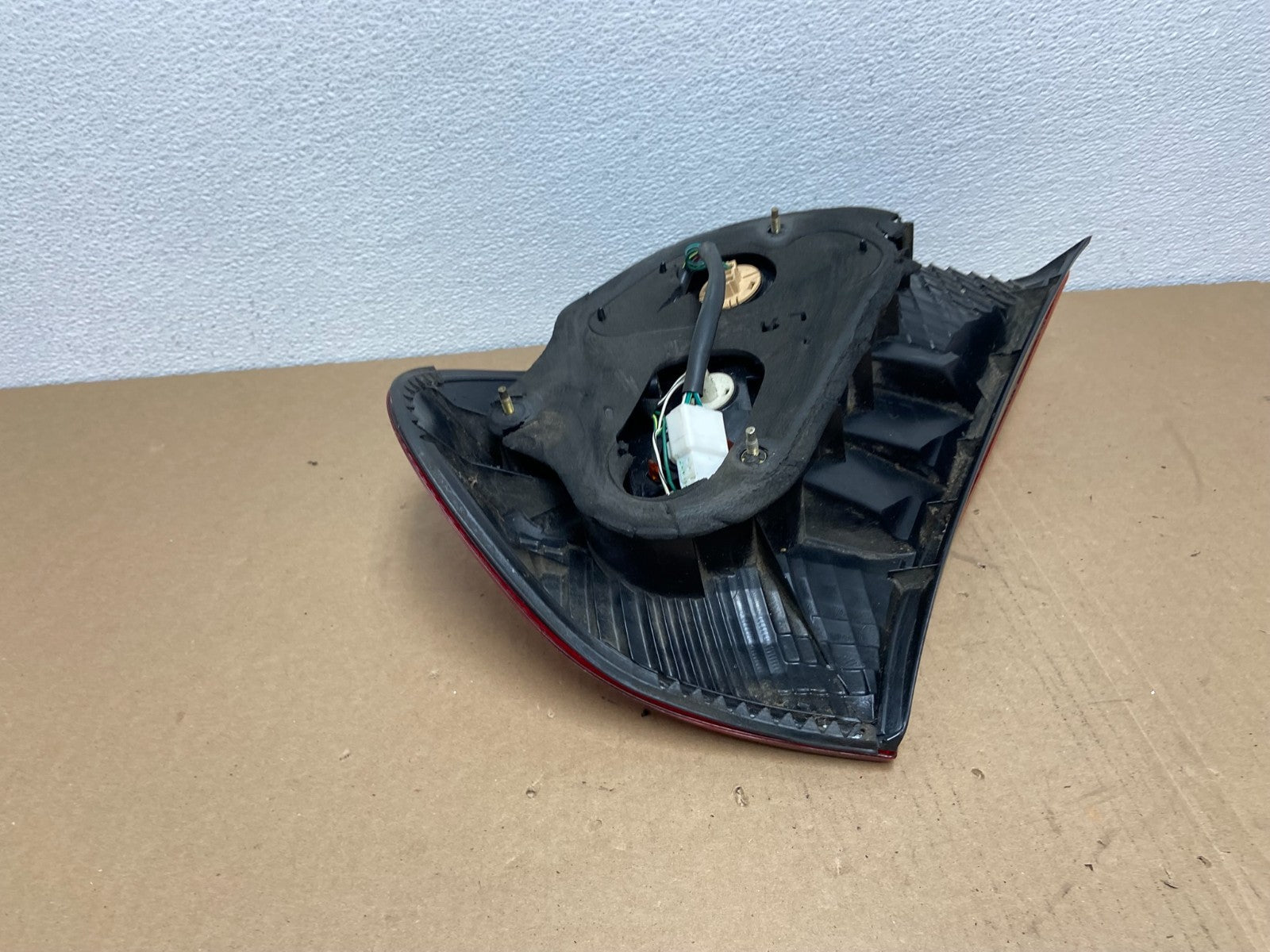 2002 2003 2004 Toyota Camry Left Driver LH Side Tail Light AB6365 DW5