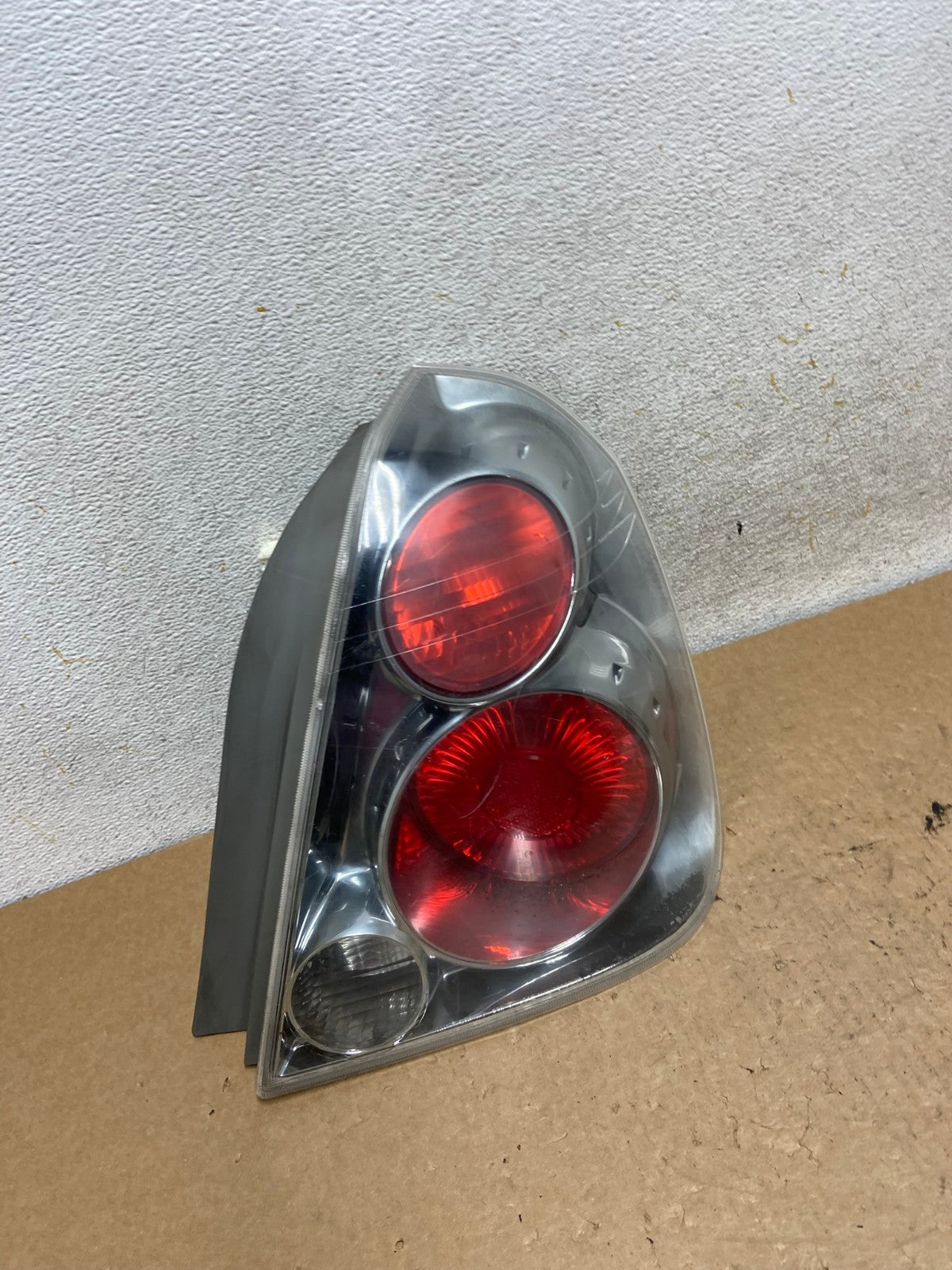 2005 to 2006 Nissan Altima Tail Light Right Passenger RH Side AI3560 LK2