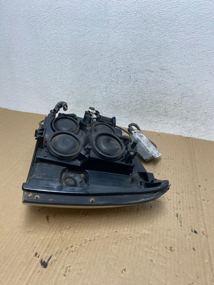2002-2006 Cadillac Escalade Right Passenger Side Xenon Headlight AE9028 DW6