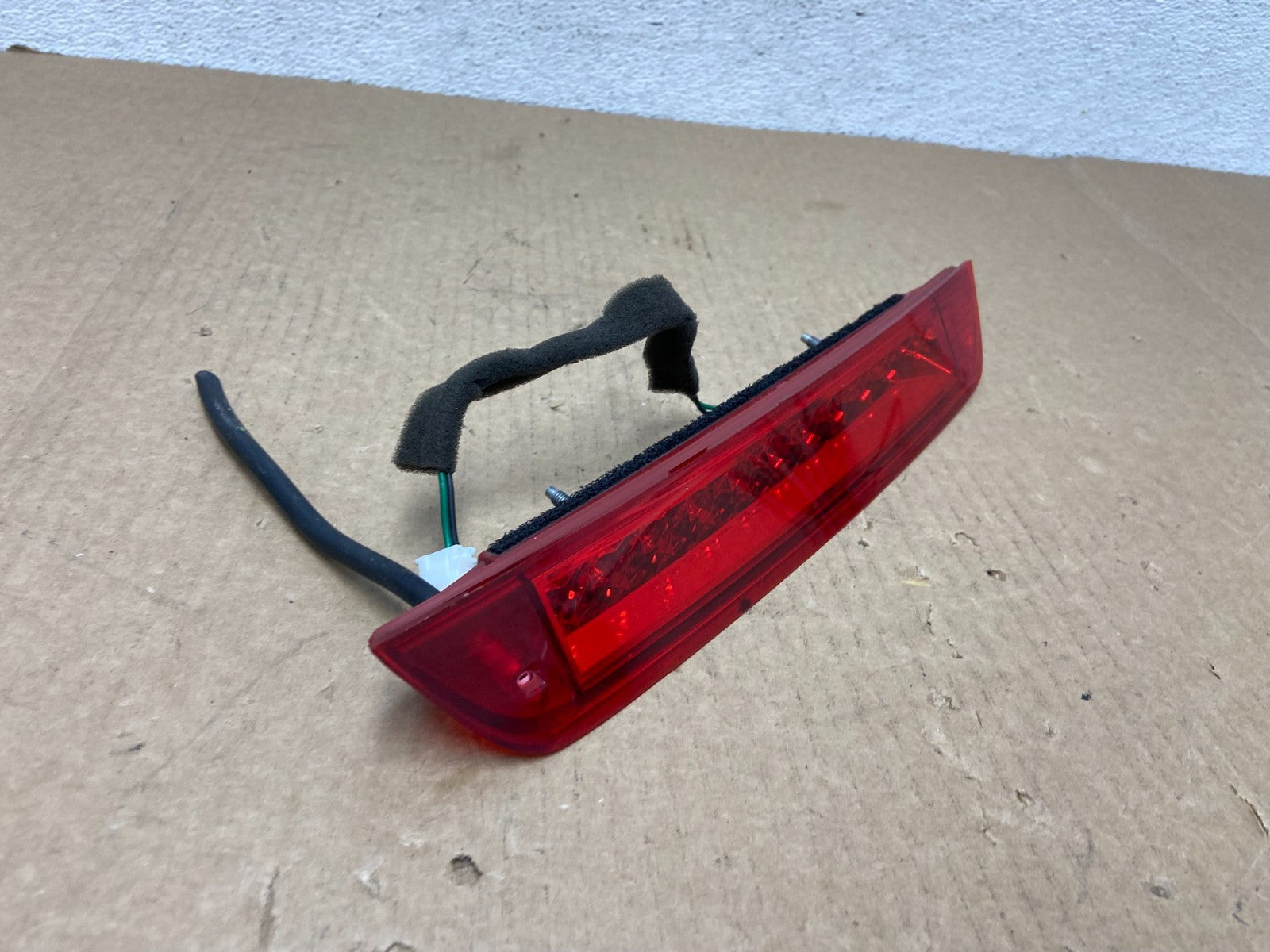2011 to 2015 Hyundai Tucson 3RD LED Stop Third Brake Light AF9594 DG2