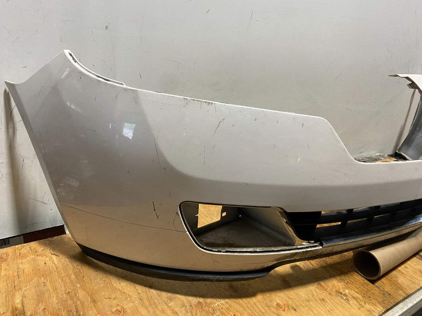 2010 to 2012 Lincoln MKT Front Bumper Cover R17531