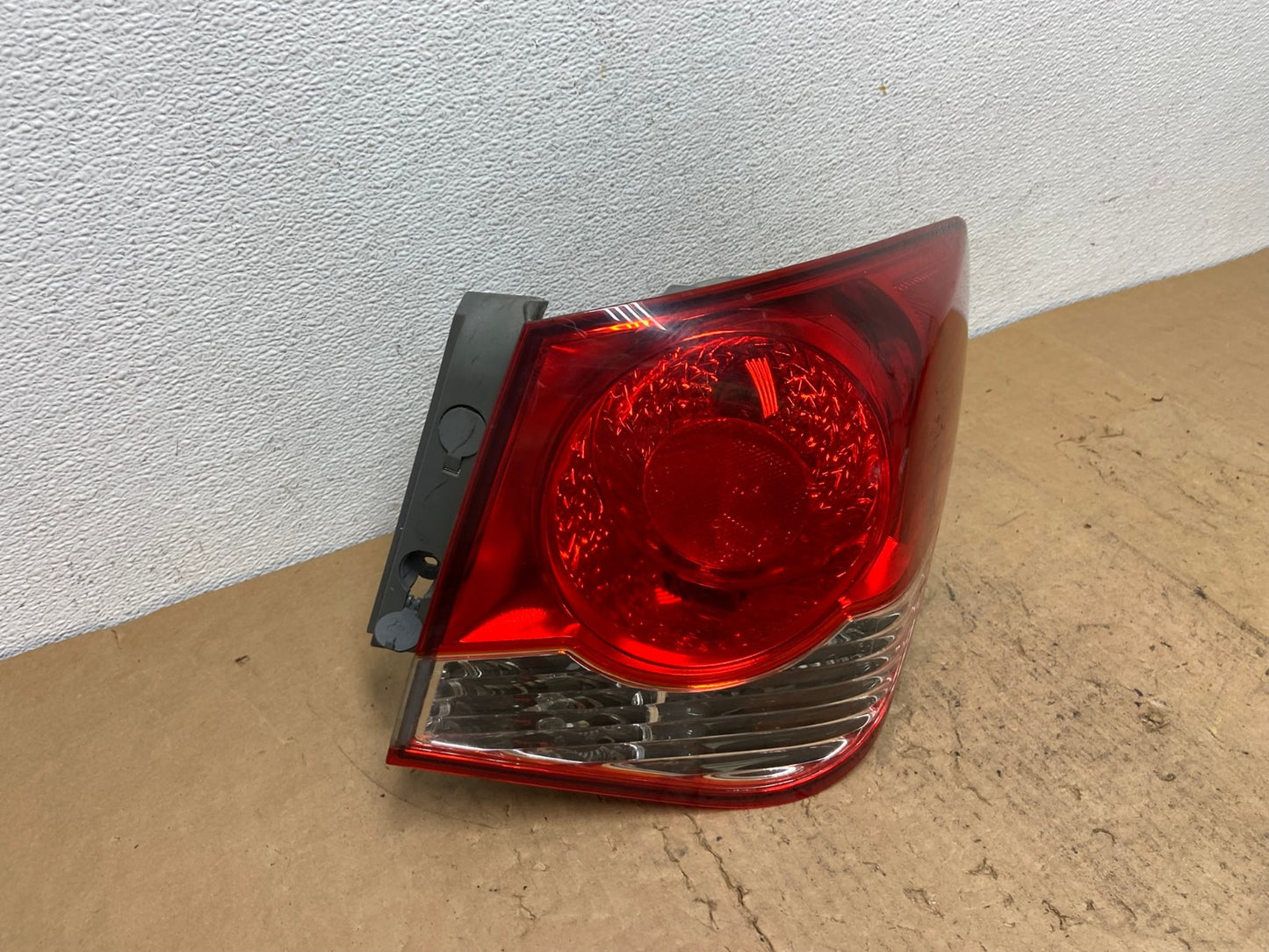 2011 2012 2013 2014 Chevrolet Cruze Right Passinger RH Side Tail Light AD0537 LK2