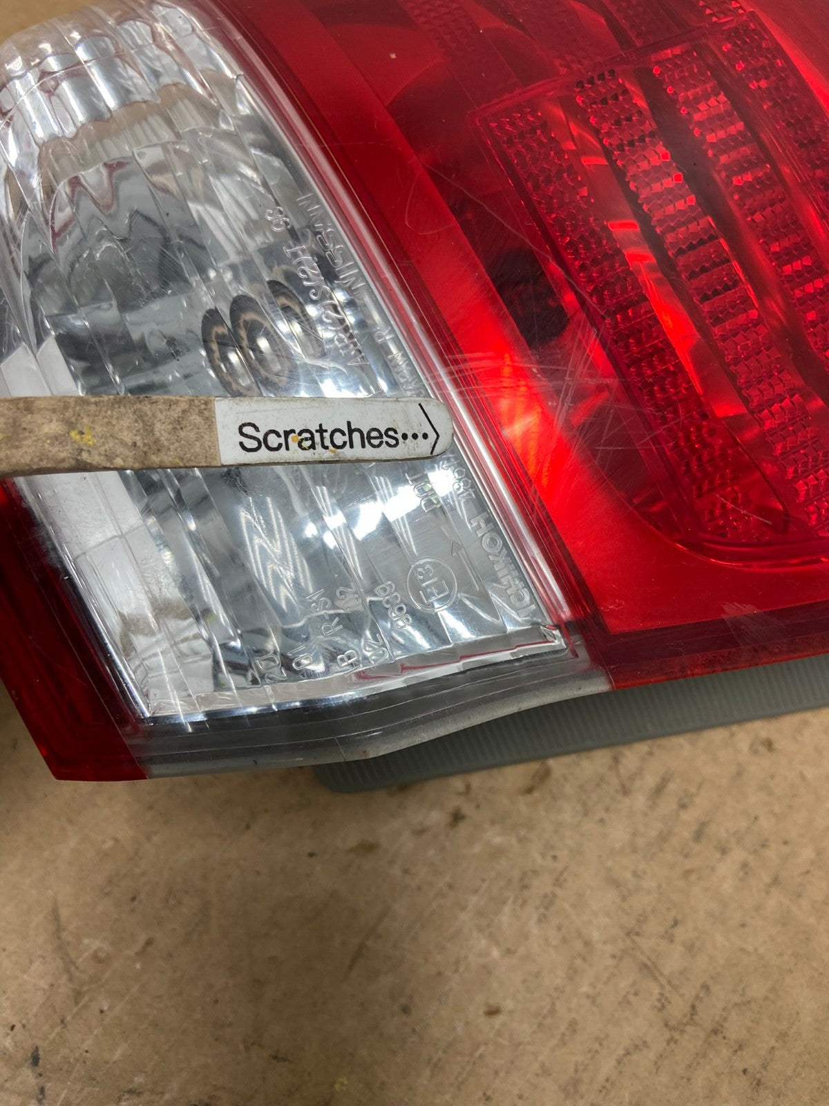 2000 - 2001 Infiniti i30 Right Passenger Rh Side Tail Light Oem AC2875 LK3