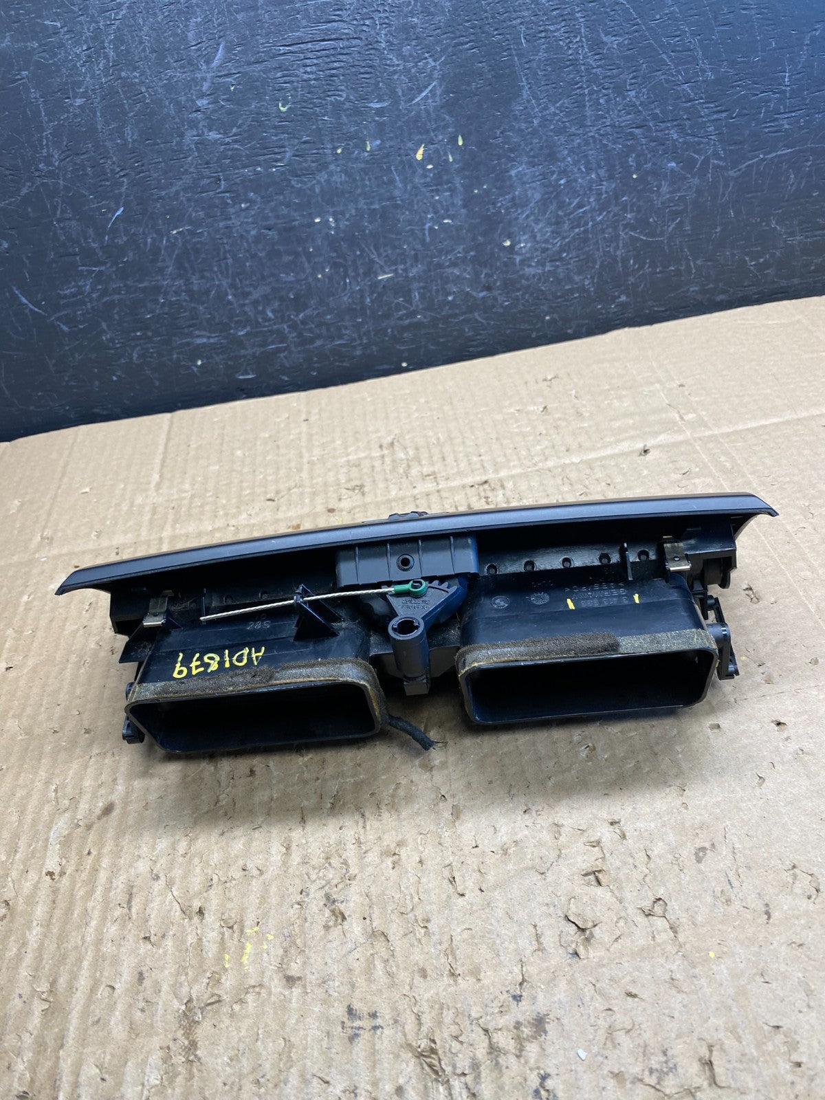 2004 to 2010 BMW X3 Center Console Dash Air Vent AD1879 DG3