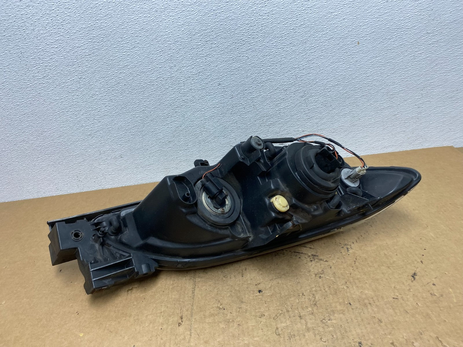2004 to 2009 Mazda 3 Sedan Left Driver LH Side Headlight AC3543 DW7