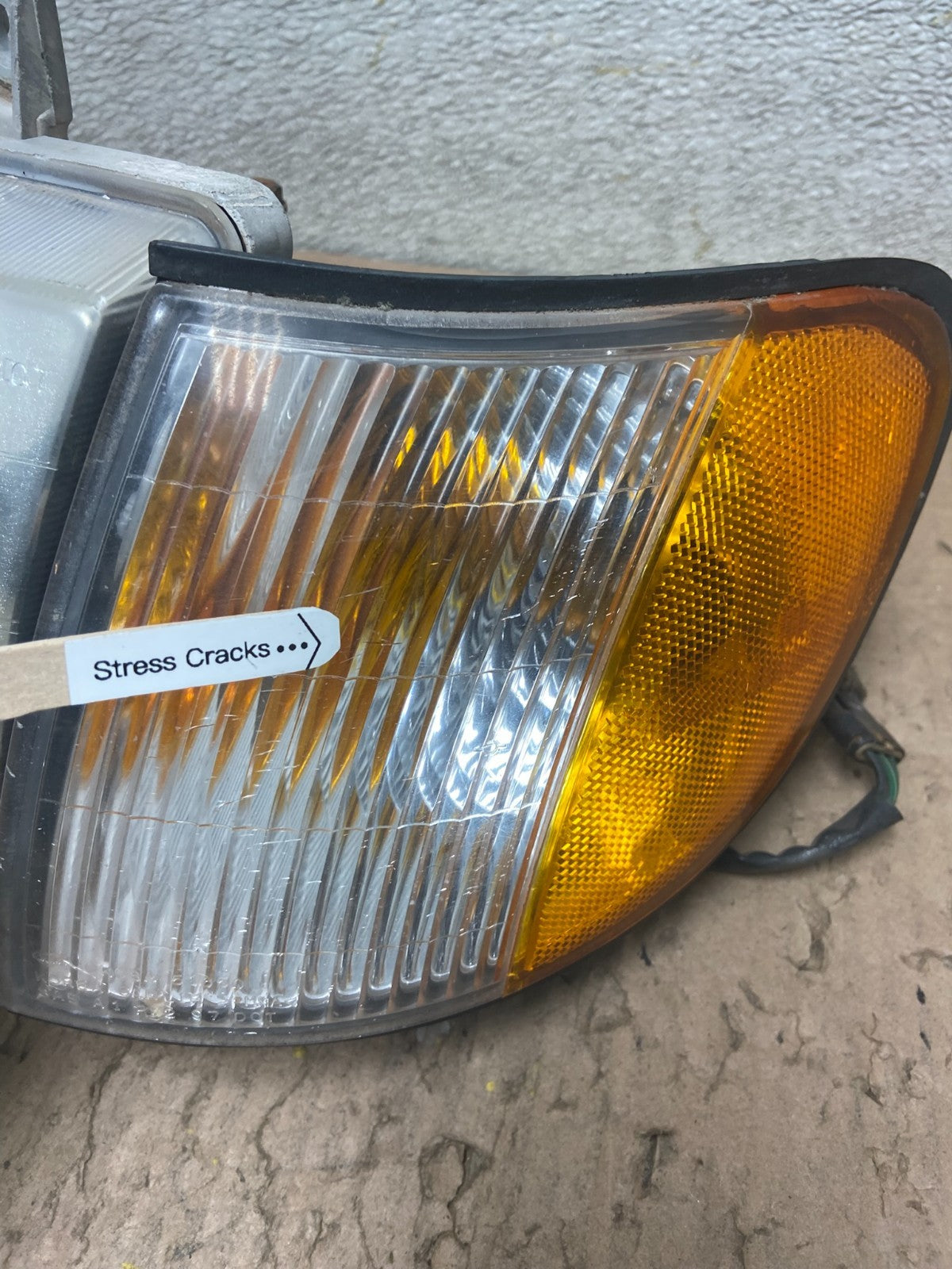 1998 to 2002 Kia Sportage Left Driver LH Halogen Headlight OEM Y4855 DG4
