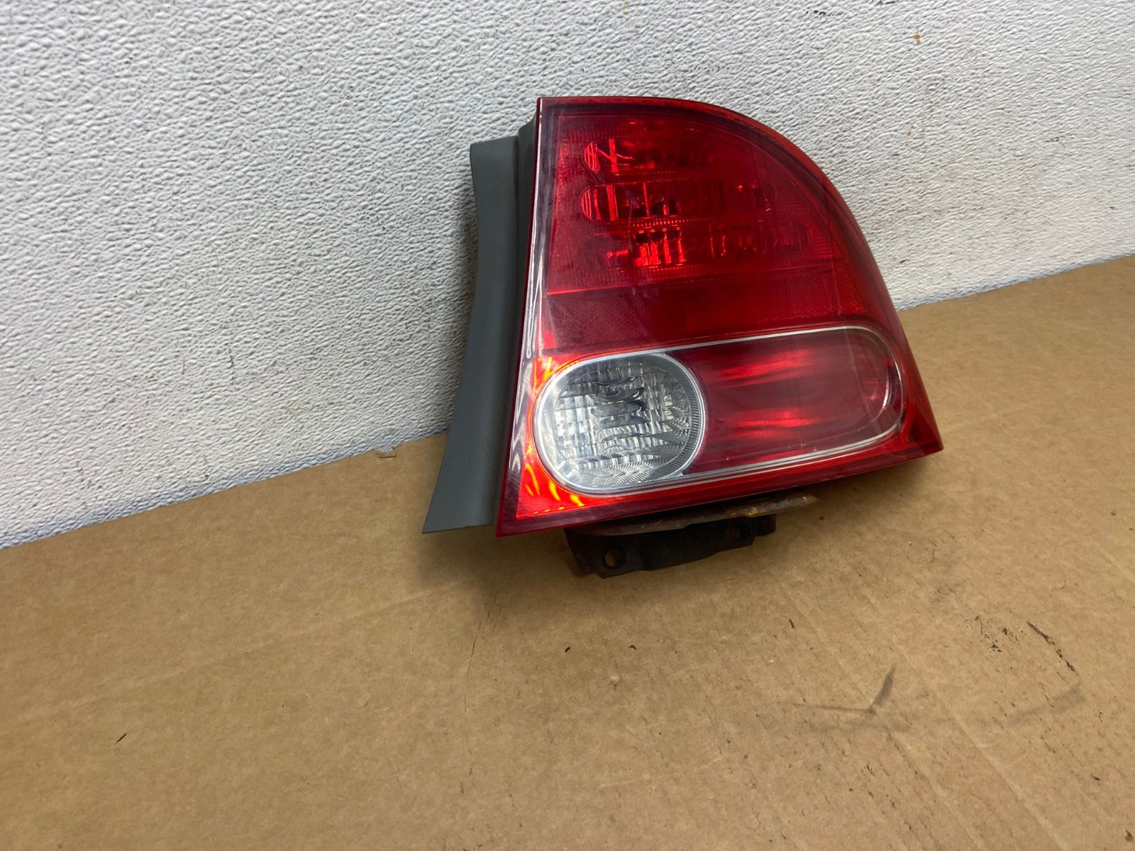 2006 2007 2008 Honda Civic Right Passenger Rh Side Tail Light AD5375 LK2