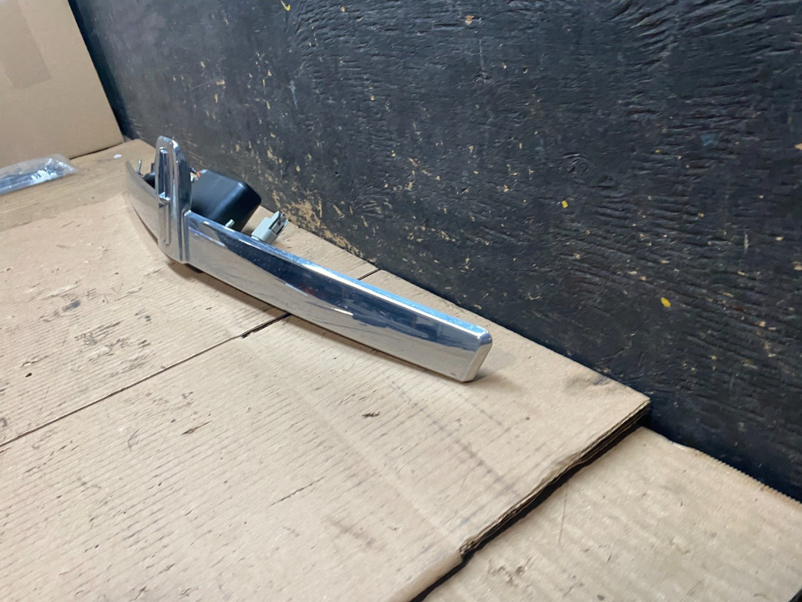 2009 to 2012 Lincoln MKS Camera Trunk Moulding Lid Chrome Trim OEM w2493 DG1
