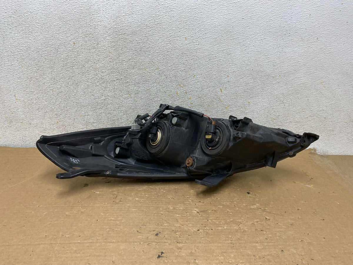 2004 2005 2006 Toyota Solara Halogen Headlight Right Passenger Side AH8988 DW5