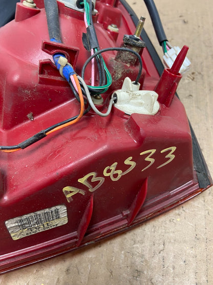 2004 2005 2006 Hyundai Elantra Sedan Left Driver LH Tail Light OEM AB8533 DW8