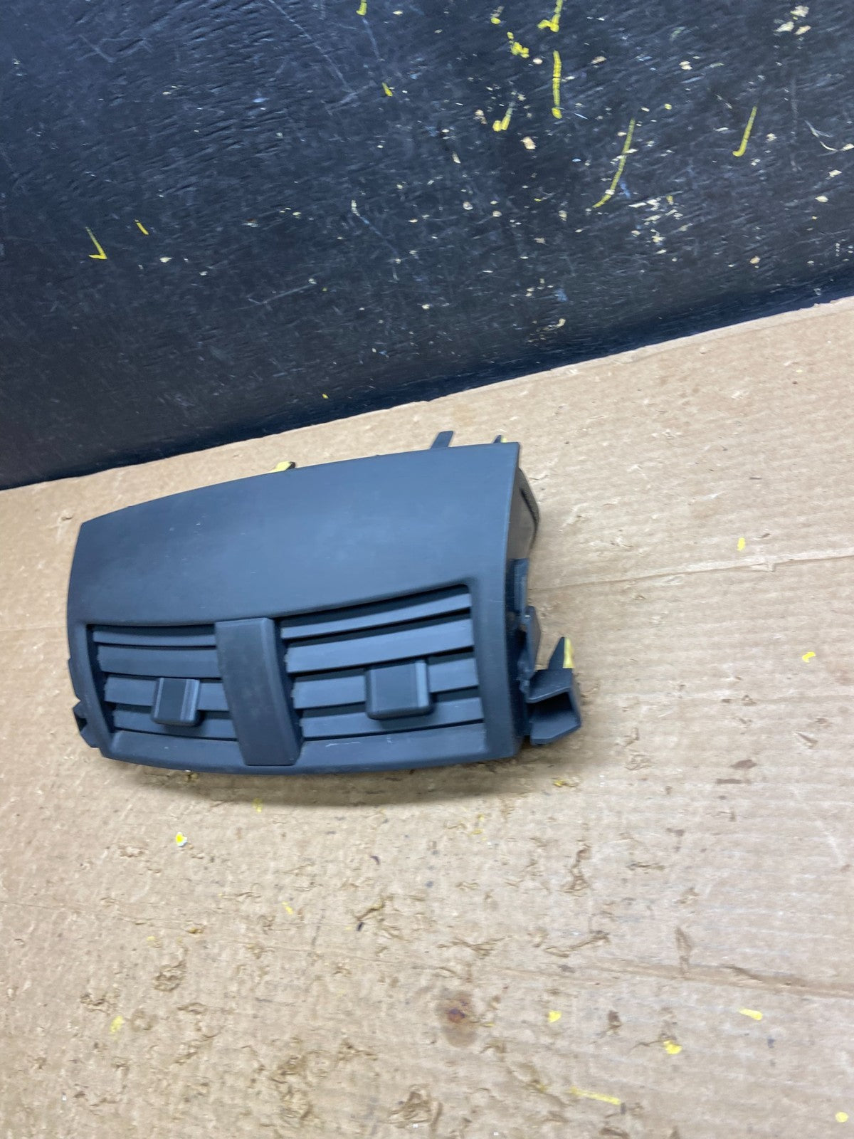 2006-2012 Toyota RAV4 Front Center Dash Air Vent Bezel 55670-42050 OEM y2452 DG1