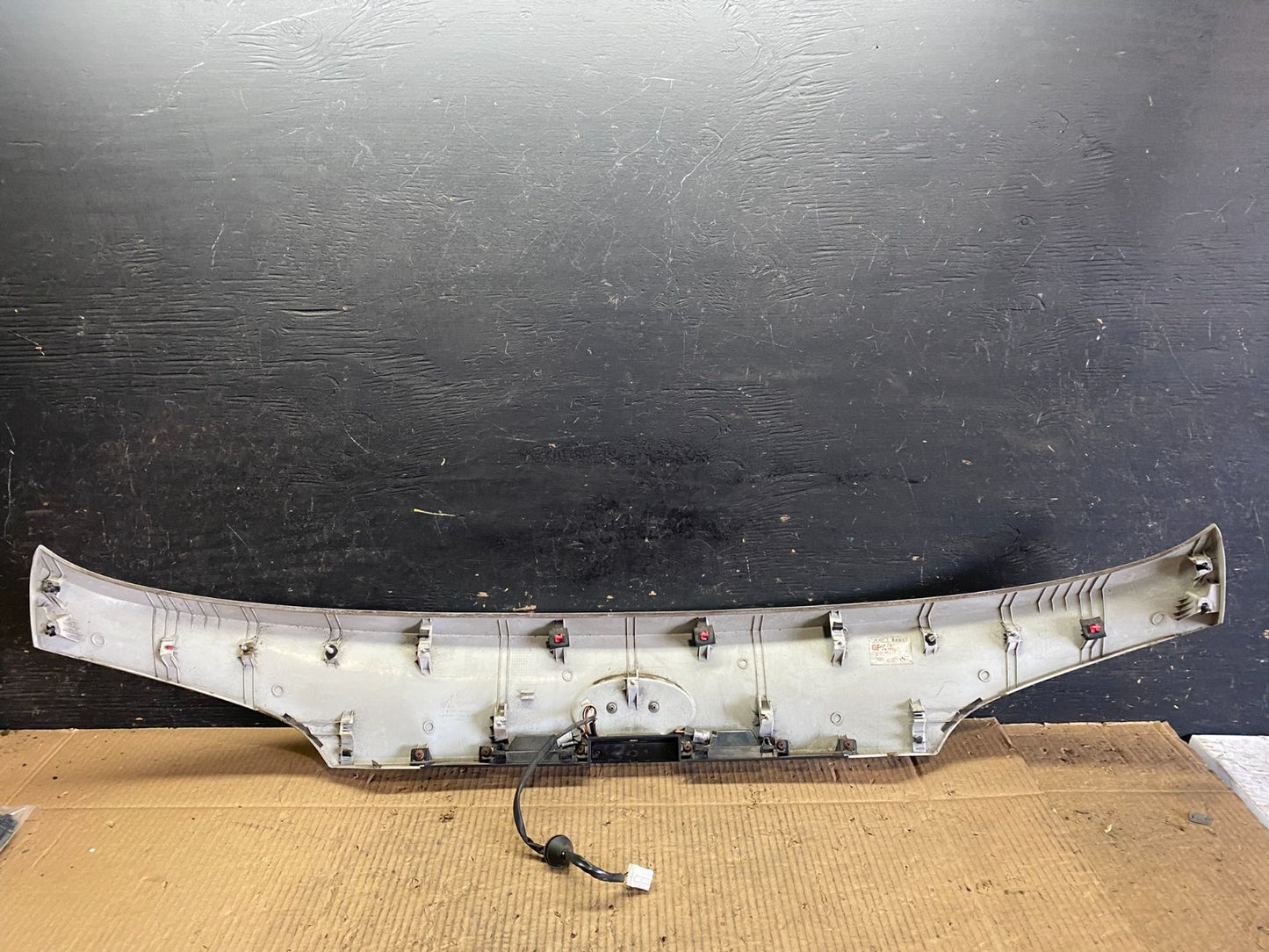 2011 to 2015 Hyundai Tucson Liftgate Tailgate Trunk Trim Molding T6786 DG8