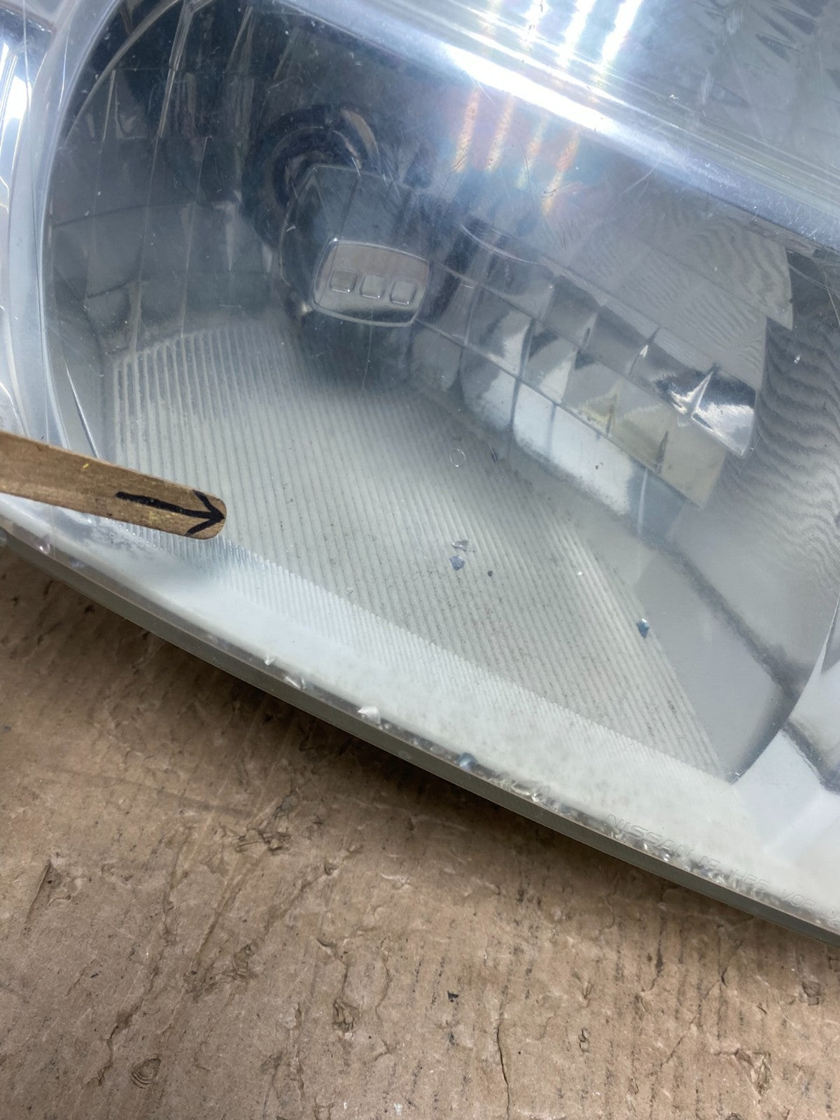 2008 to 2012 Nissan Pathfinder Halogen Headlight Right Passenger AD8759 DW4