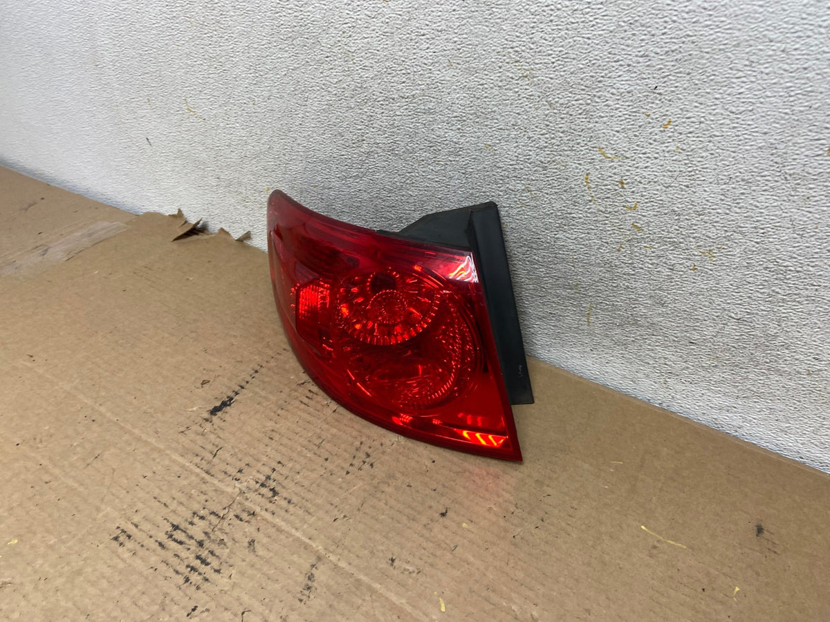 2007 - 2009 Hyundai Santa Fe Left Driver LH Side Tail Light AH4166 LK2