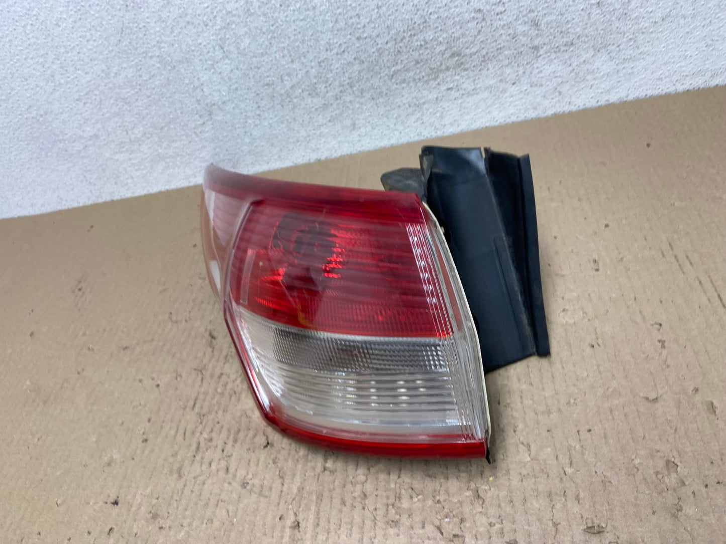 2013 to 2016 Ford Escape Left Driver LH Side Tail Light AF2852 LK1