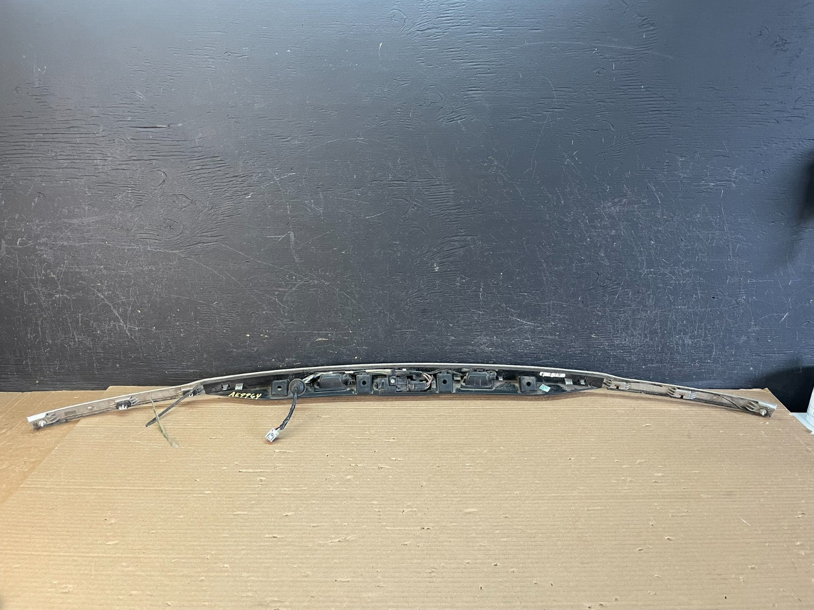 2011 to 2014 Ford Explorer Rear Tailgate Gate Trim Molding With Camera ae9964 DG3