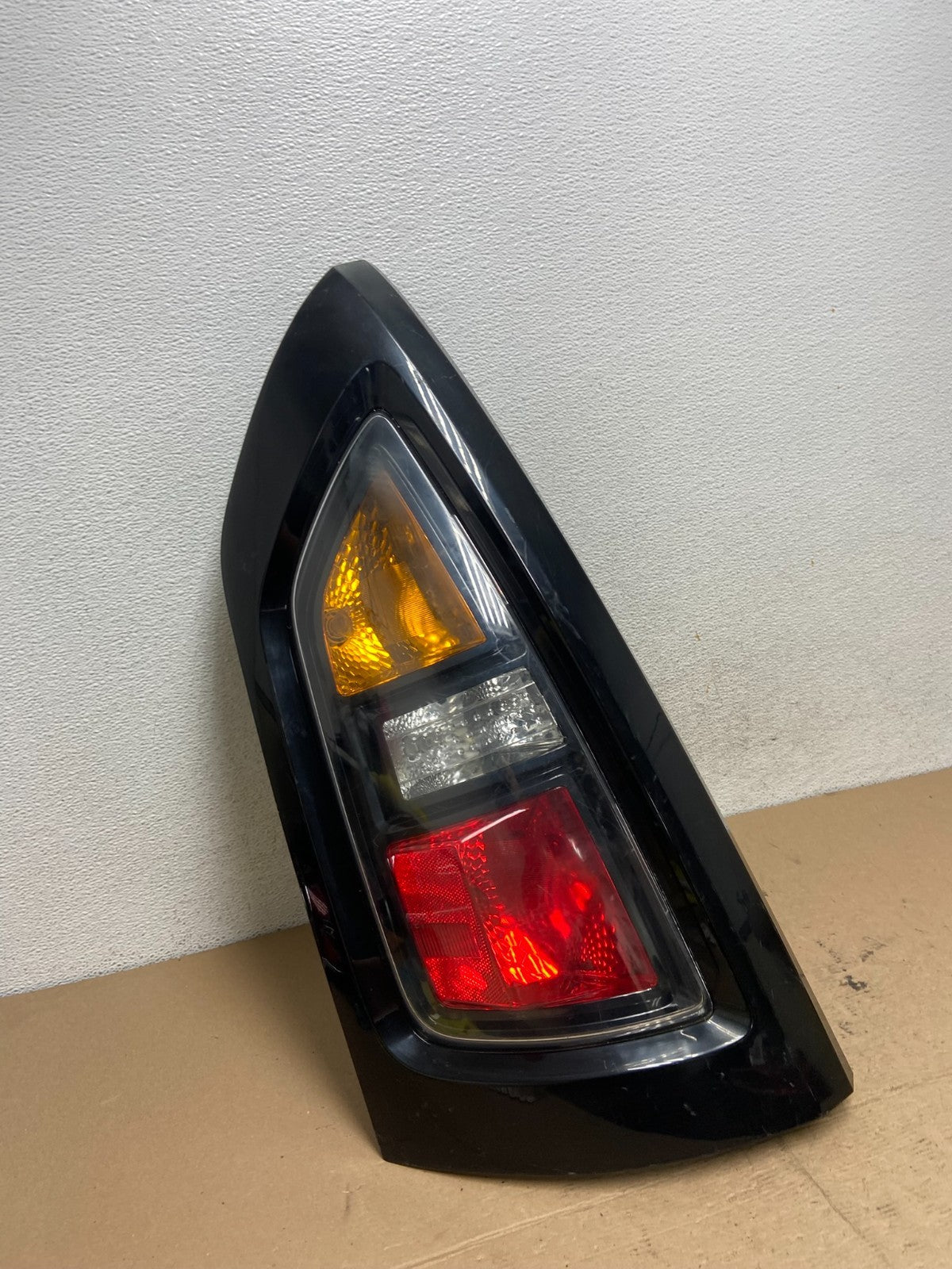 2010 to 2011 Kia Soul Left Driver LH Side Tail Light AF4869 DW2