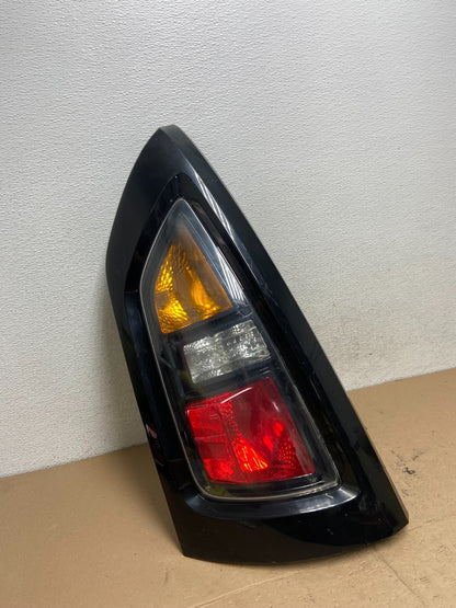 2010 to 2011 Kia Soul Left Driver LH Side Tail Light AF4869 DW2