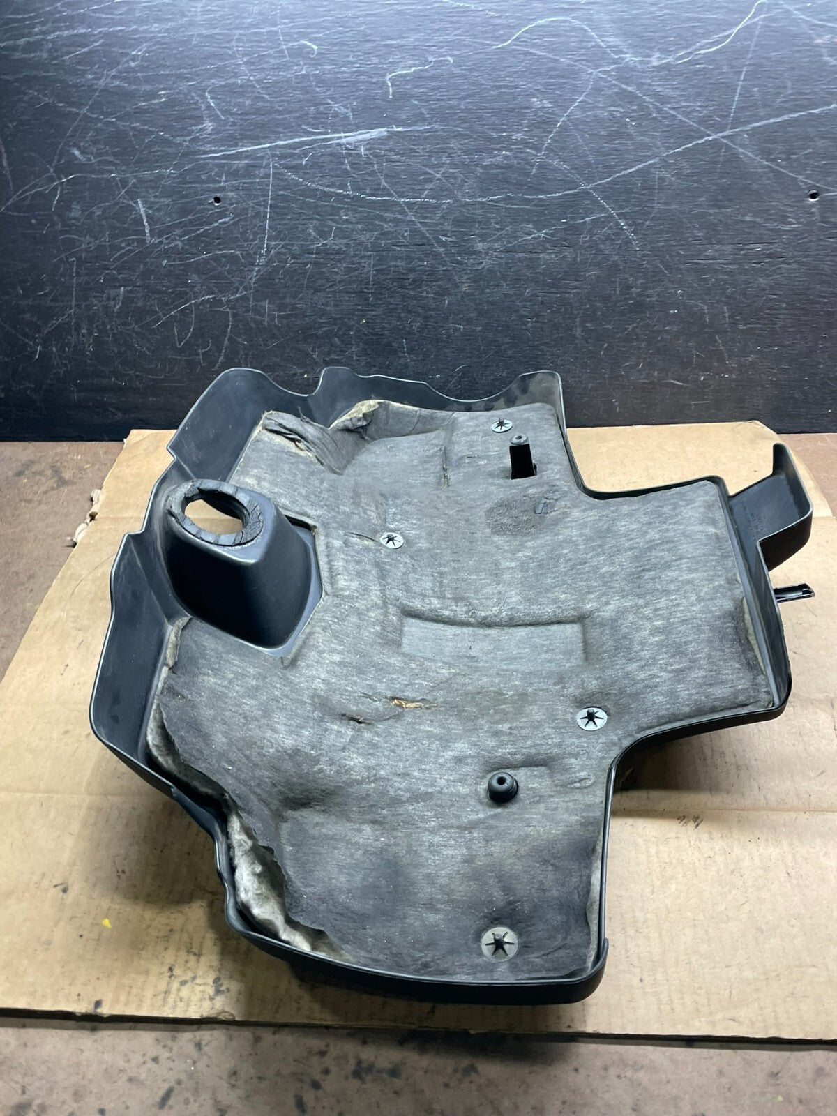 2006 2007 2008 Buick Regal 3.8L Engine Motor Cover L3673 PS7