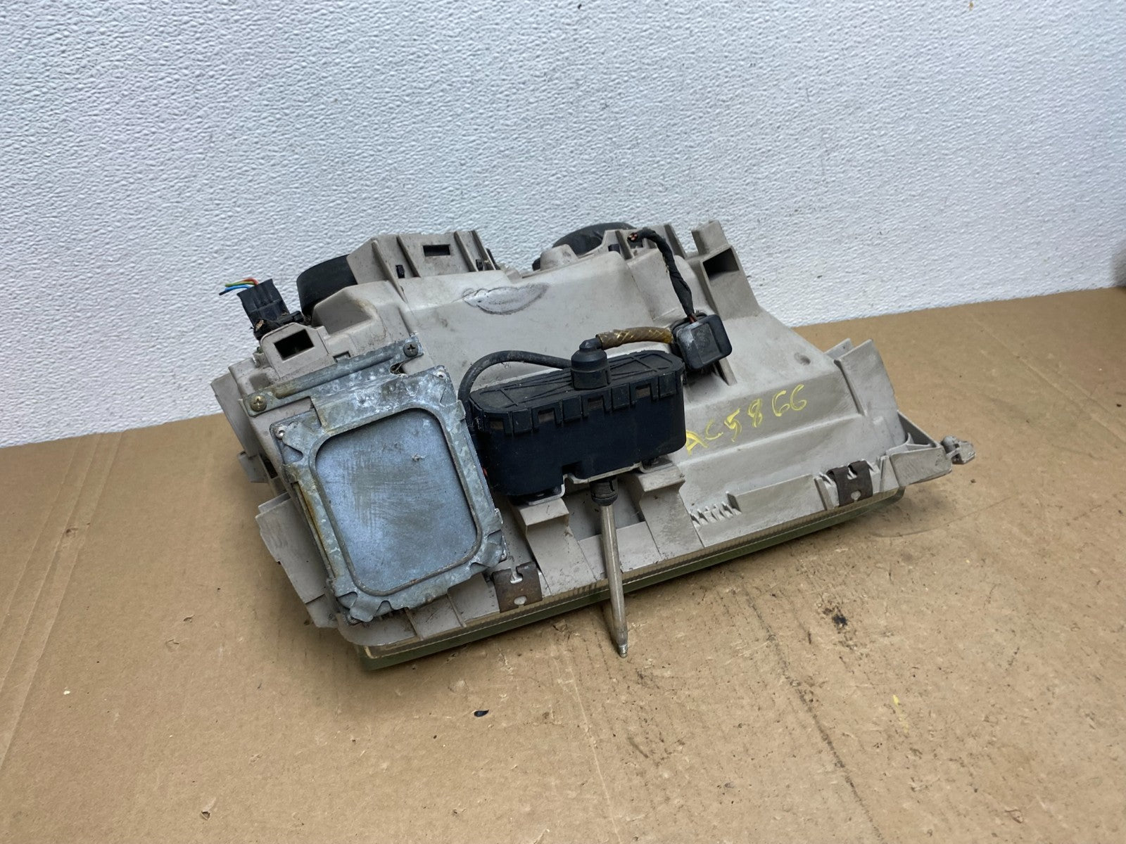 1997-1999 Mercedes W140 S320 S500 Left Driver LH Halogen Headlight ac5866 DG6