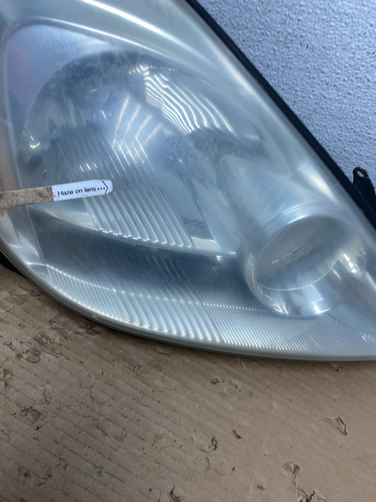 2004-2005 Toyota Sienna Right Passenger Halogen Headlight AD4295 DW4