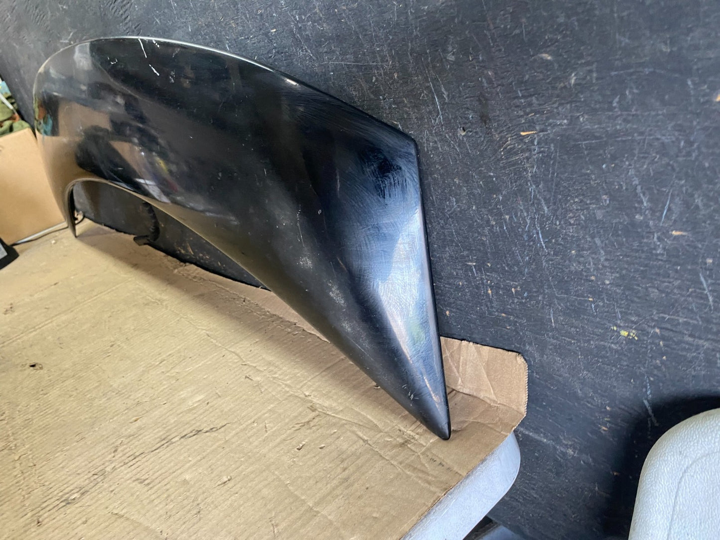 2000 to 2007 Ford Taurus Rear Wing Spoiler OEM p3764 DG1