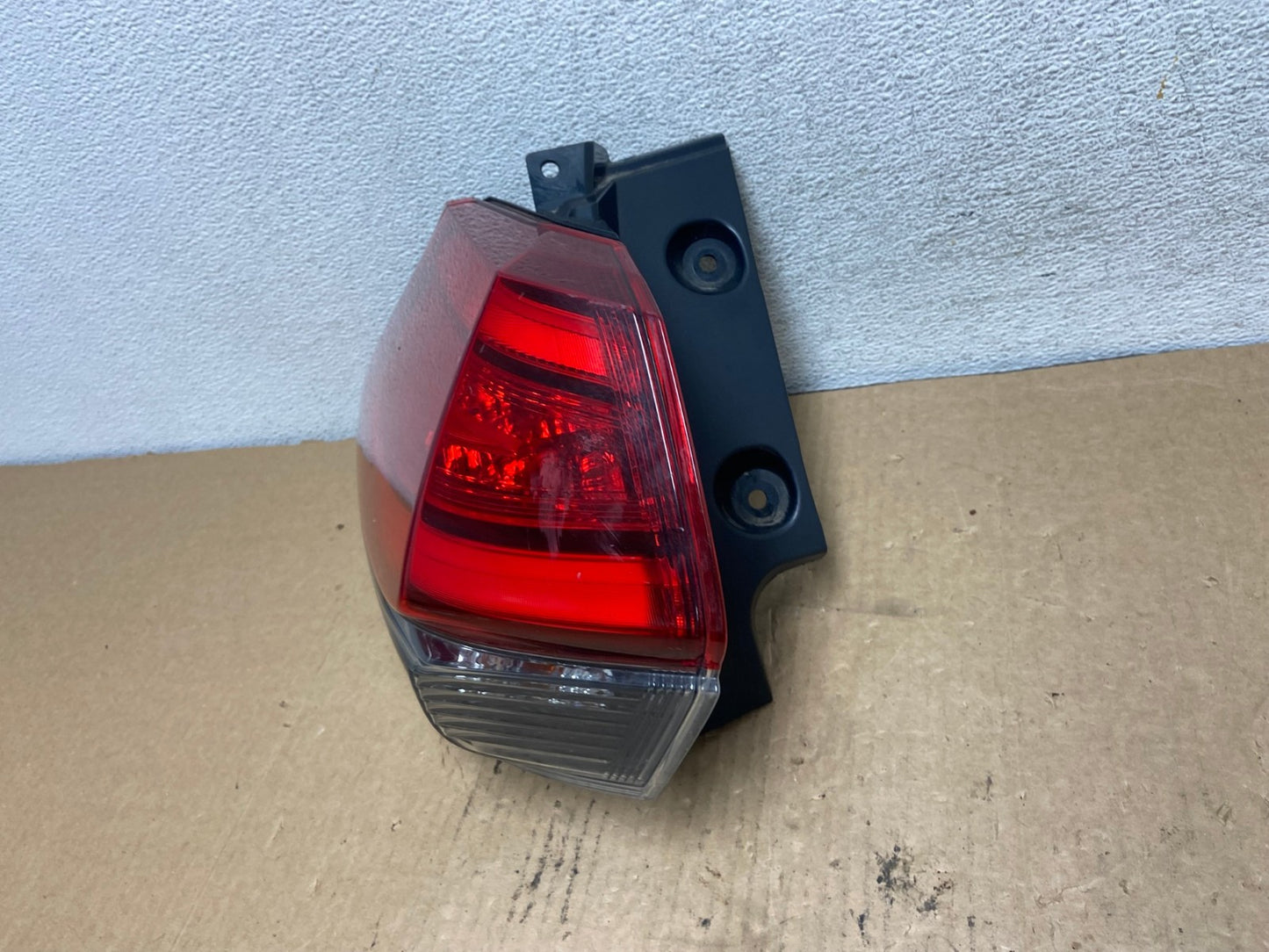 2017 - 2020 Nissan Rogue Outer Left Driver LH Side Tail Light AG2126 LK1