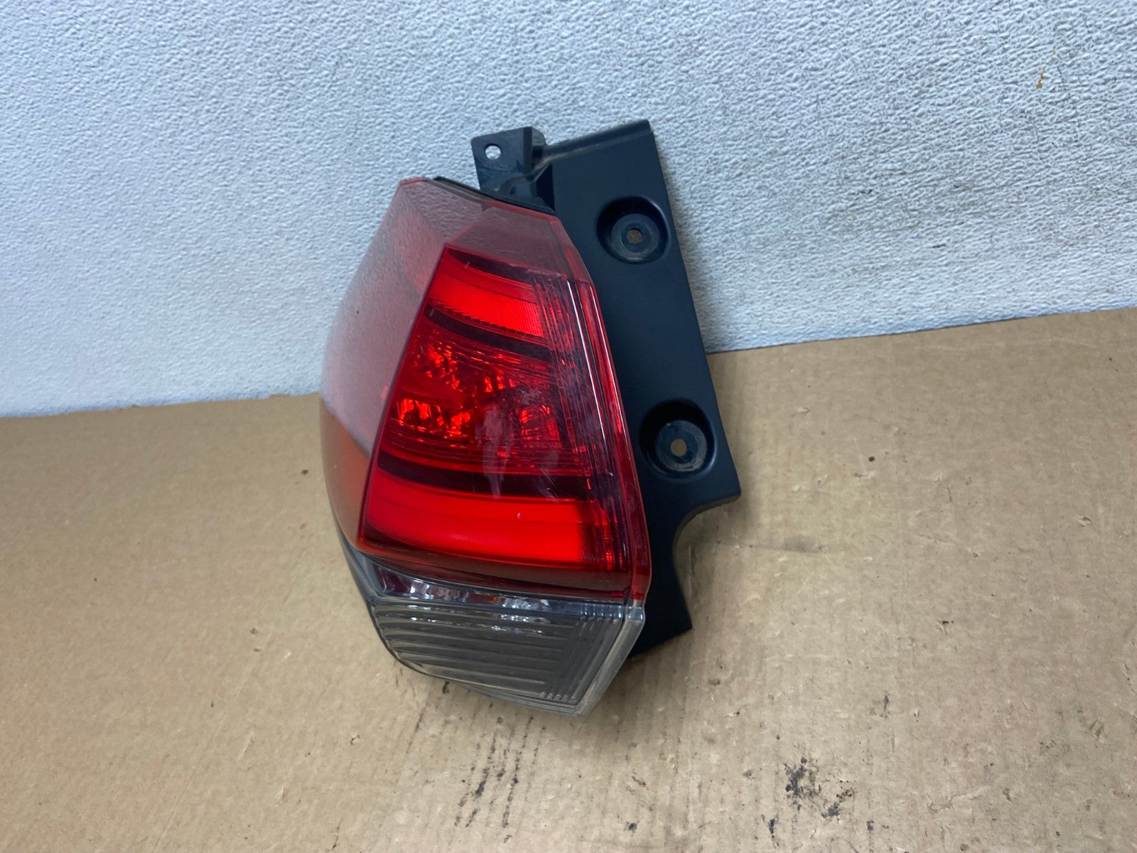 2017 - 2020 Nissan Rogue Outer Left Driver LH Side Tail Light AG2126 LK1
