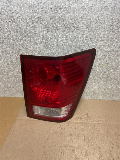 2007 2008 2009 2010 Jeep Grand Cherokee Right Passenger Tail Light Oem Z6299 DW0