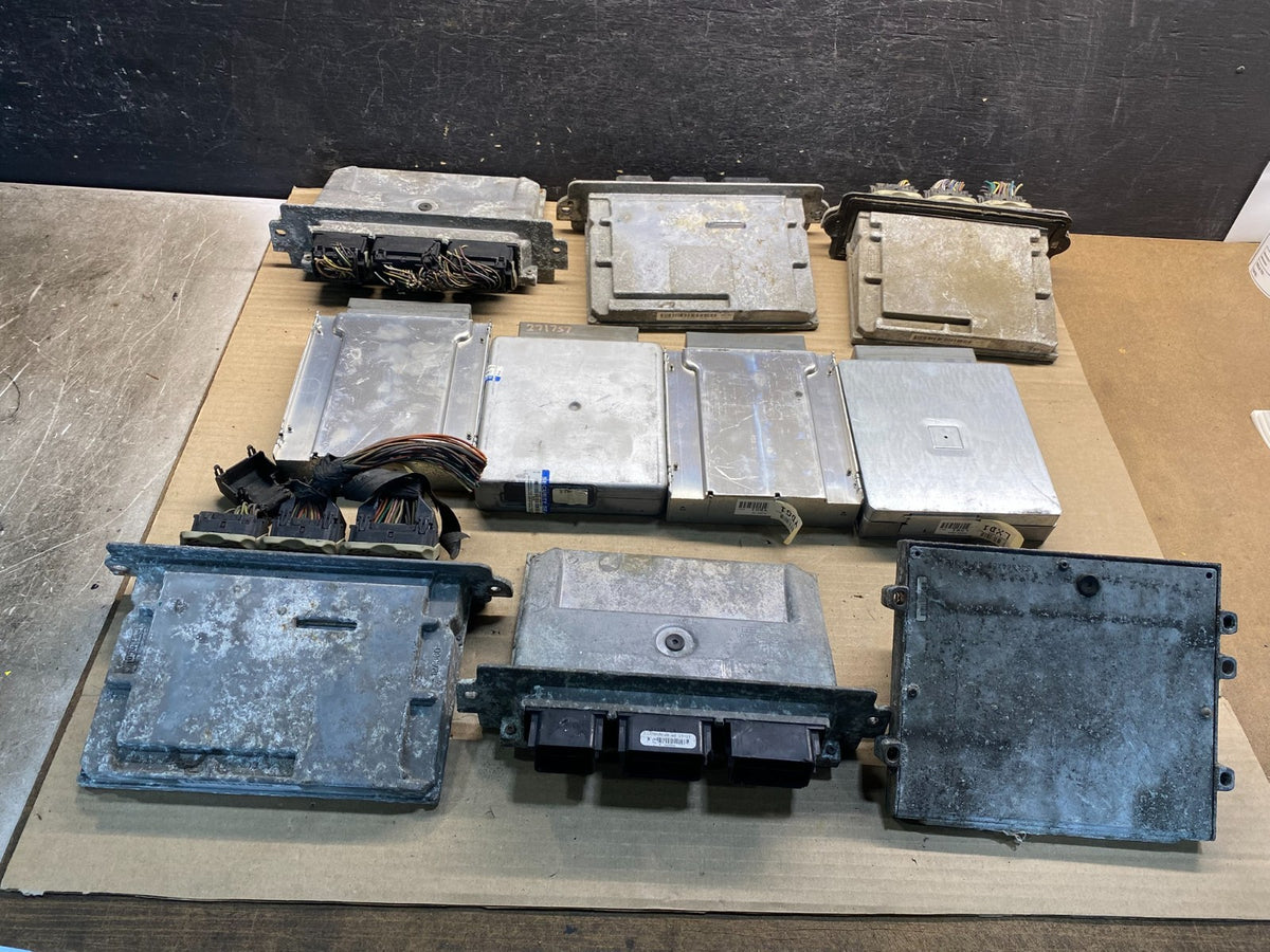 Mix of 10 Ford ECM Engine Computer Module AH9946 PS1
