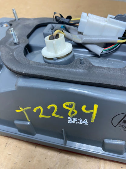 2006 2007 2008 2009 Hyundai Azera Right Passenger Inner Tail Light T2284 DW6