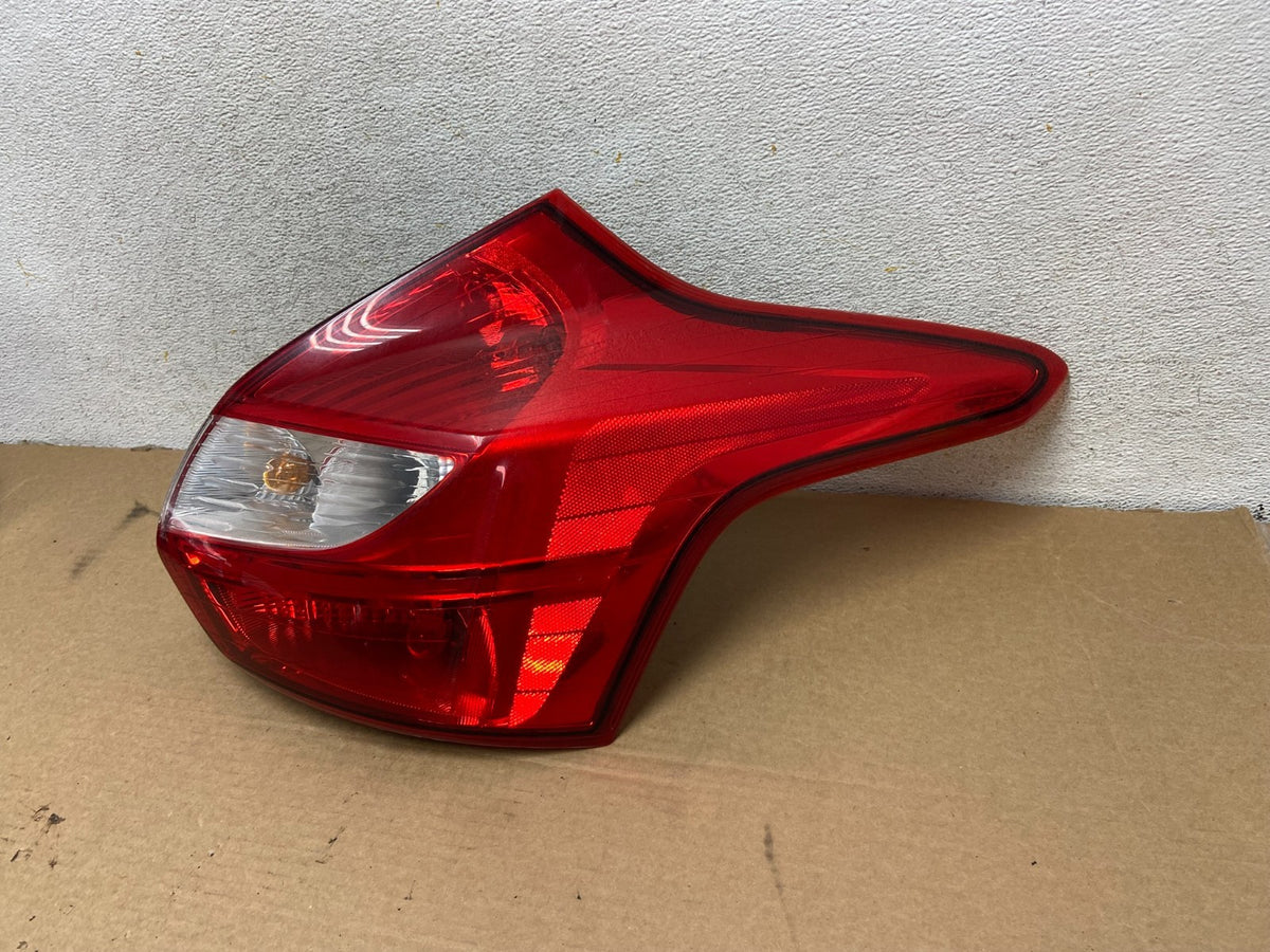 2012-2014 Ford Focus Hatchback Right Passenger Side Rh Tail Light AH4428 DW2