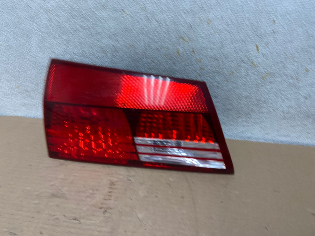 2004 - 2005 Toyota Sienna Left Driver LH Side Inner Tail Light AH9443 LK1
