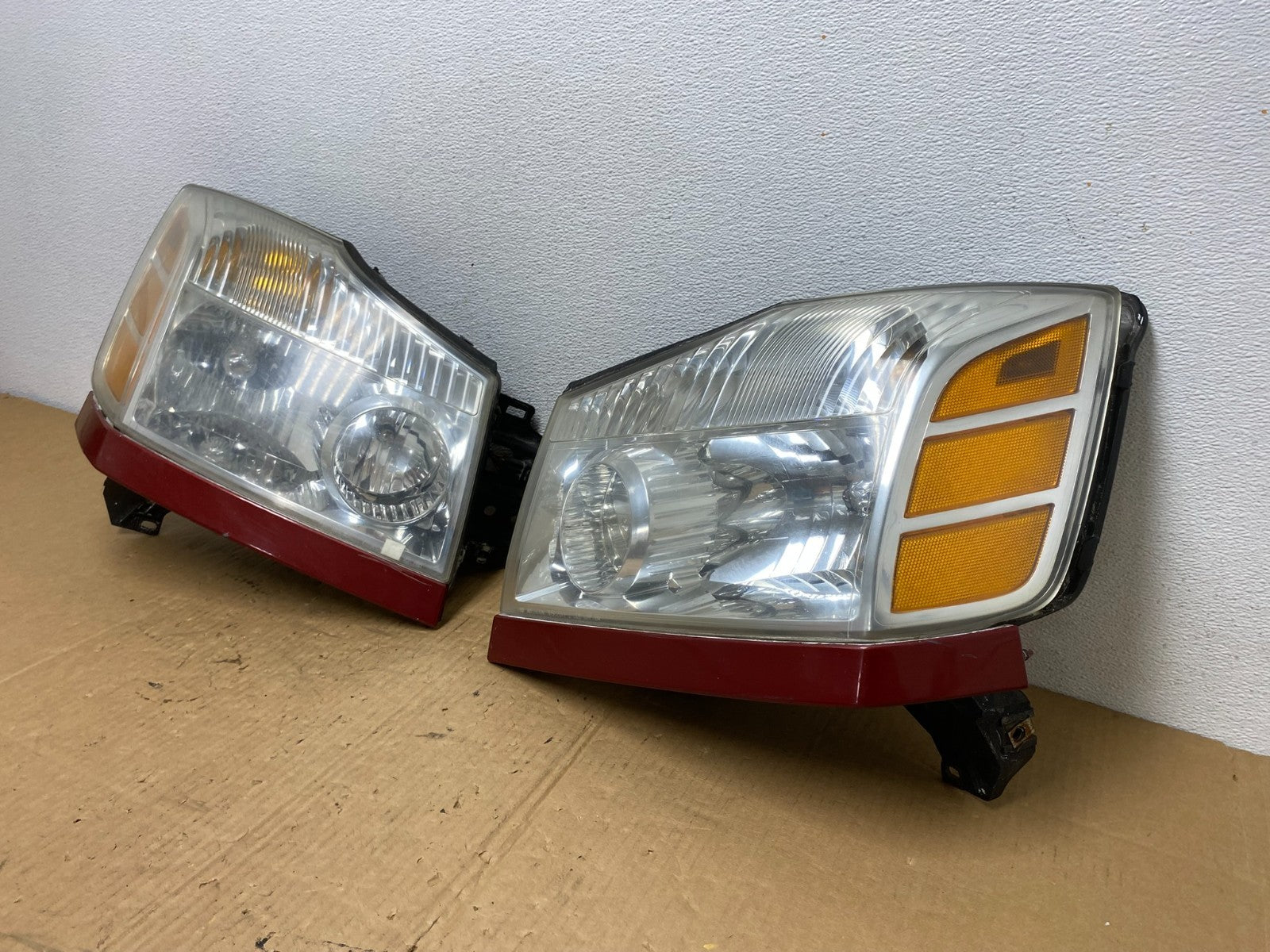 2004 to 2007 Nissan Armada Left+Right Side Set Headlights AC7718 DW1