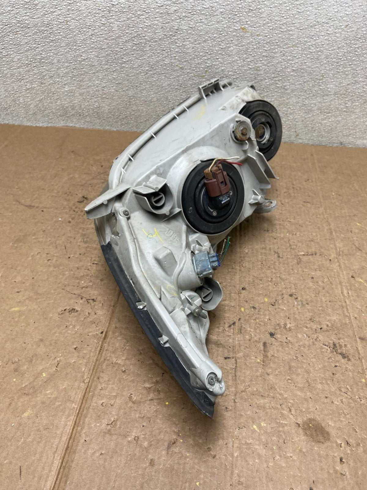2002 to 2004 Toyota Camry Halogen Headlight Right Passenger Rh OEM AA3856 DW7