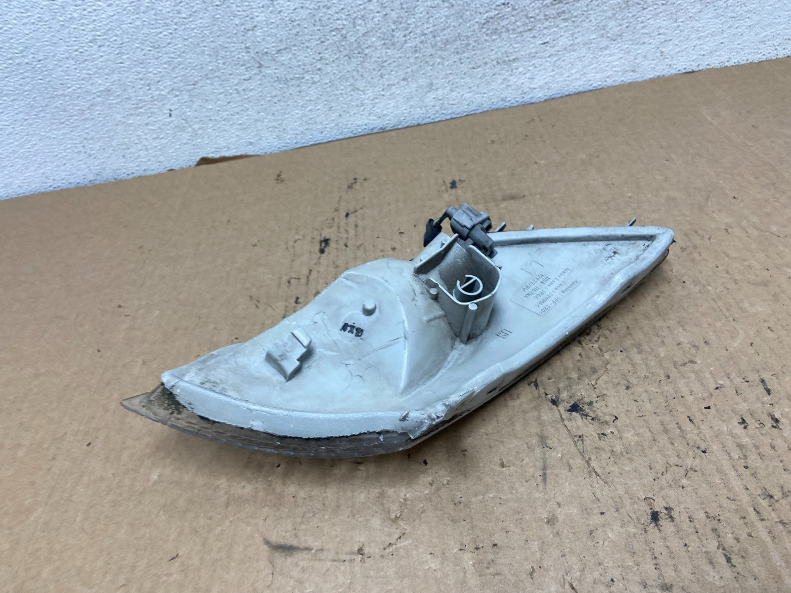 1997 to 1999 Lexus ES300 Left Driver LH Side Turn Signal AG2173 DW4