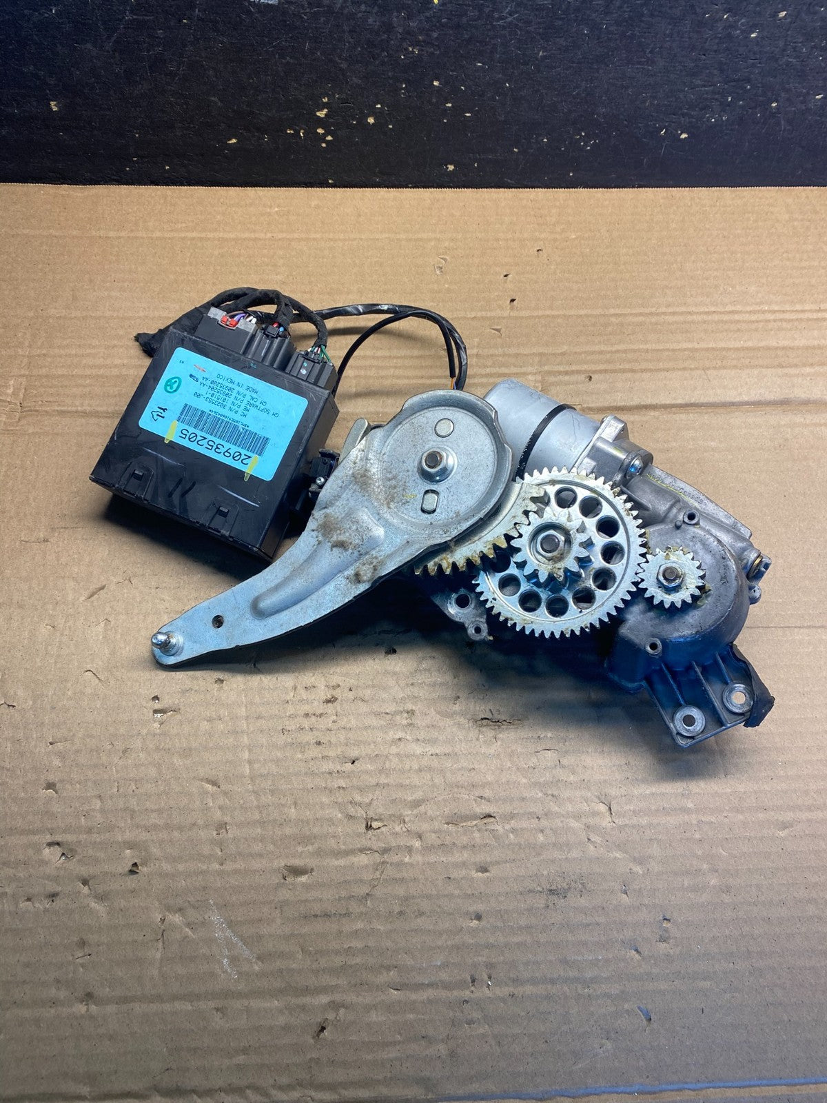 2009-2012 GMC Acadia Power Motor Liftgate Tailgate Control Module aa3160 DG4