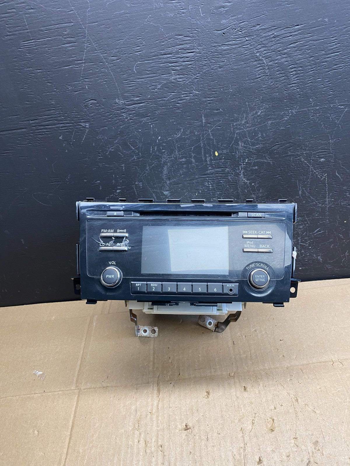 2013 to 2015 Nissan Altima Radio Screen Receiver AM-FM CD Player OEM AB9654 DG0