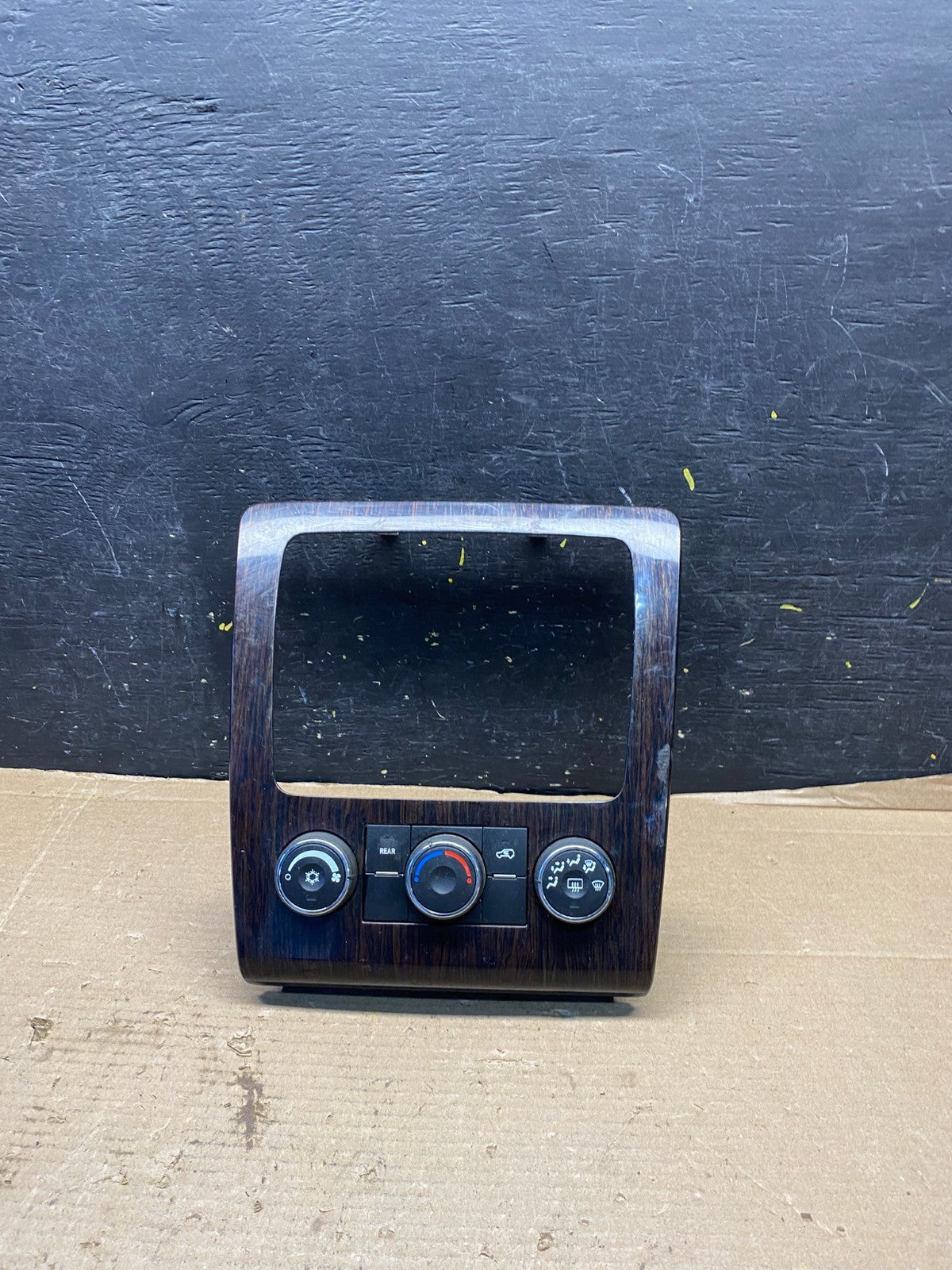 2013 to 2017 Chevrolet Traverse Radio Bezel Ac Heater Climate Control R2912 DG0