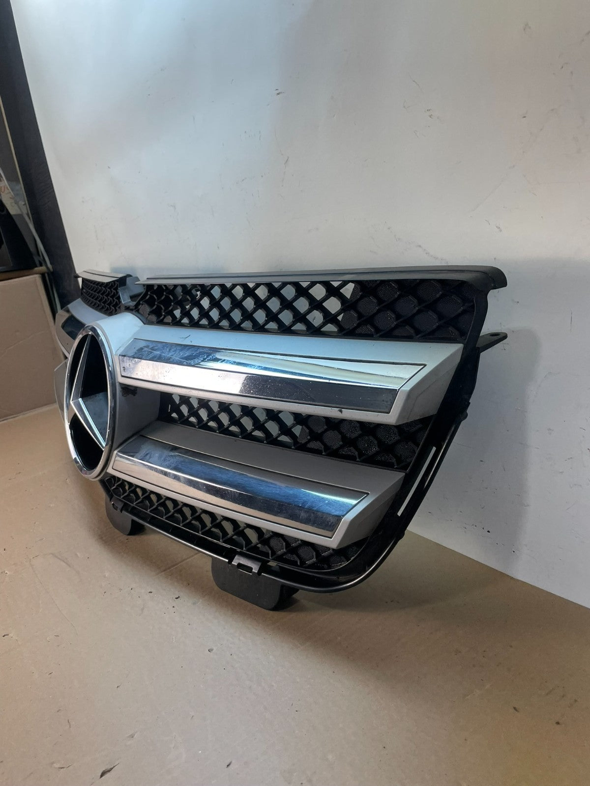 2008 to 2010 Mercedes-Benz GL-Class GL550 Front Grille Grill AG7666 DG1