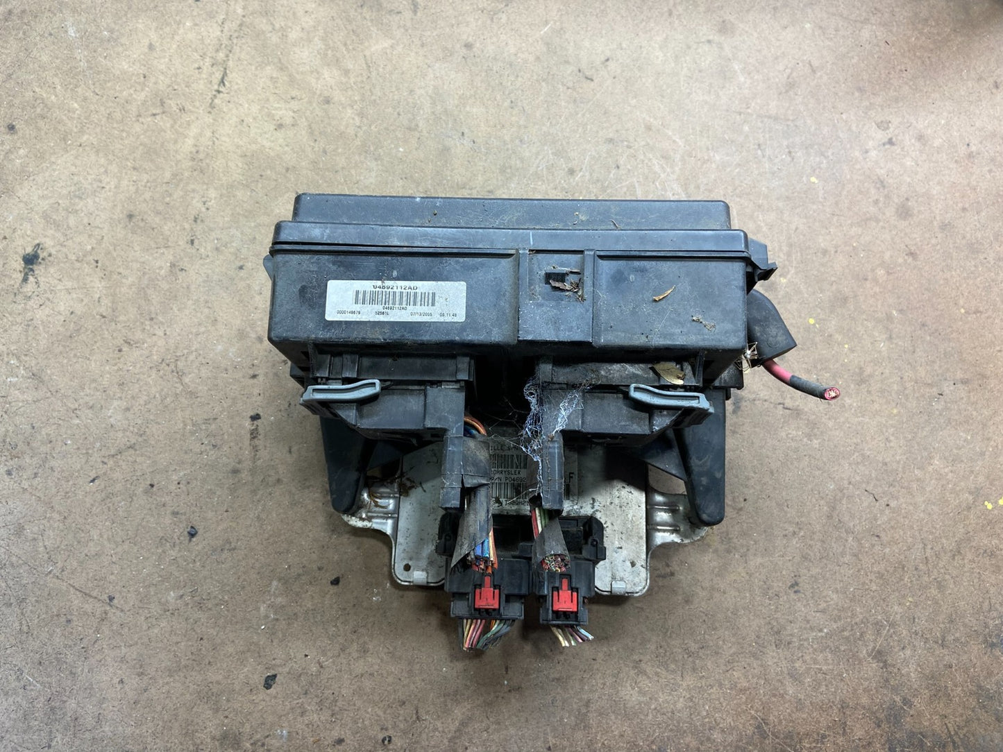2007 Jeep Grand Cherokee Body Control Module BCM Power Fuse Box N0317 PS0