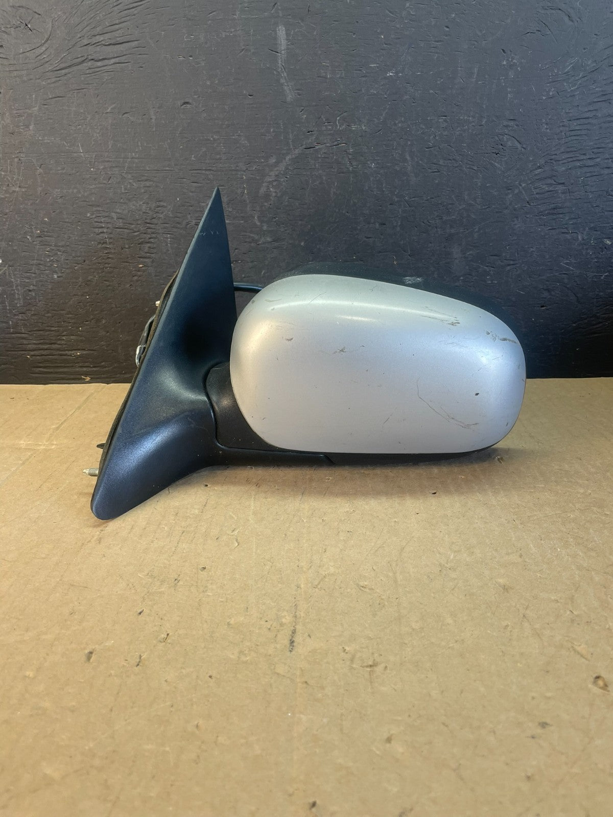 2002 to 2008 Ford Crown Victoria Driver Left Side View Door Mirror AD5690 DW0