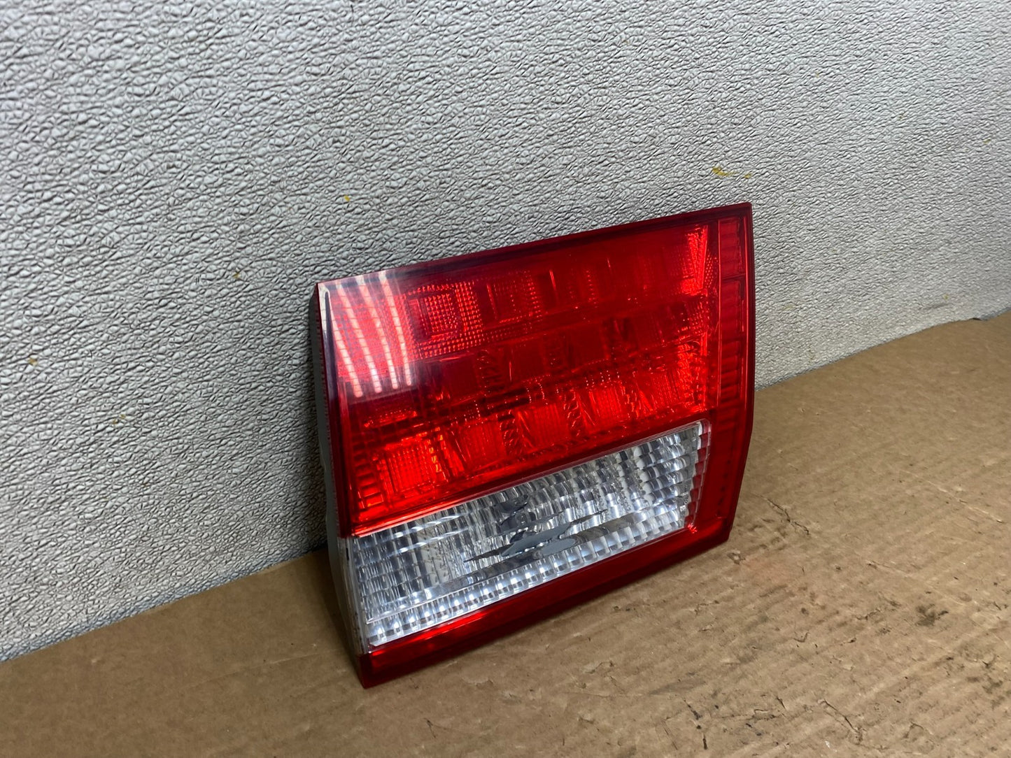 2005 2006 2007 Honda Odyssey Inner Right Passenger RH Tail Light Z2715 DW2